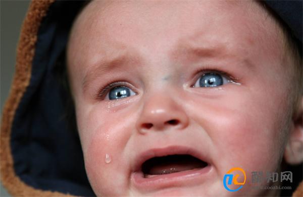 宝宝忽然大哭怎么回事 婴儿突然大哭的原因