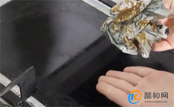 旧报纸别着急扔 分享6个报纸小妙用 每个你都用得到