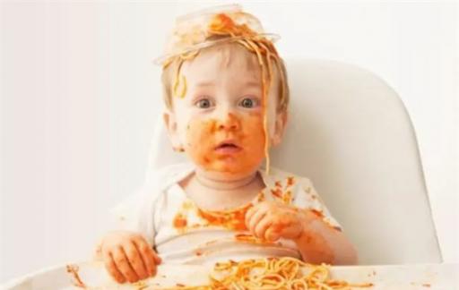 如何让宝宝养成独立吃饭的习惯？做到这7点不愁宝宝不吃饭！