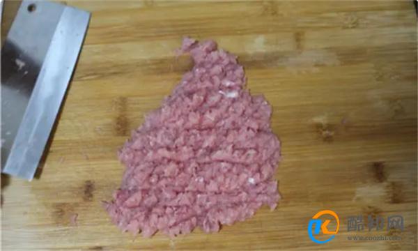 肉馅不用绞 教你2个剁肉馅的小方法 30秒轻松剁好不累手