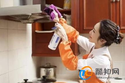 油烟机清洗原来很简单，不用拆卸，不管多脏都能洗干净
