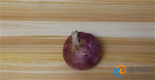 洋葱皮真是个宝 教你洋葱皮的6个妙用 轻松发挥大作用
