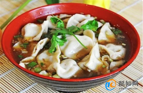 饺子别直接放冰箱，教你一个小妙招，饺子不破不粘，放一年都不坏