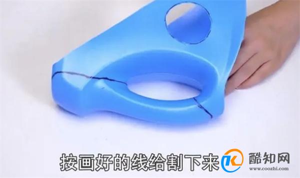洗衣液瓶不要扔，一个瓶子简单改造成多个神器，全家人都抢着用