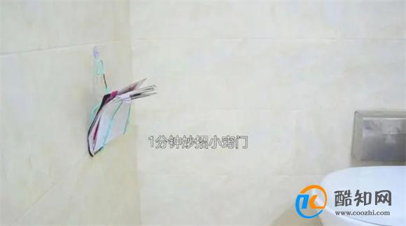 废旧衣架一个都别扔，简单折一折，放在家里妙用大，省钱又实用