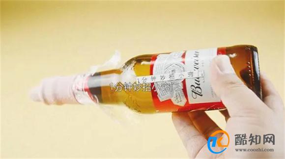 今天才知道 破洞橡胶手套剪一刀 别提多实用 解决不少人的麻烦