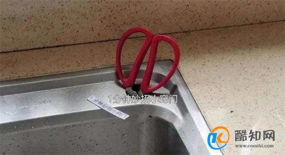 才知道，洗碗池旁边的小孔，用途真是厉害，聪明人都在用