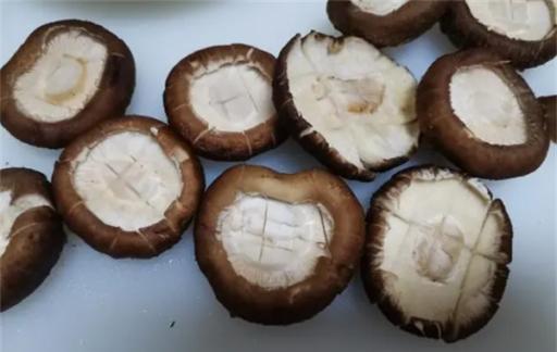 简单大气上档次的“香菇素鲍鱼”口味鲜美 简单易做超下饭
