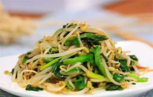 比放肉还好吃的“韭菜炒绿豆芽”，简单美味鲜香可口，看看吧