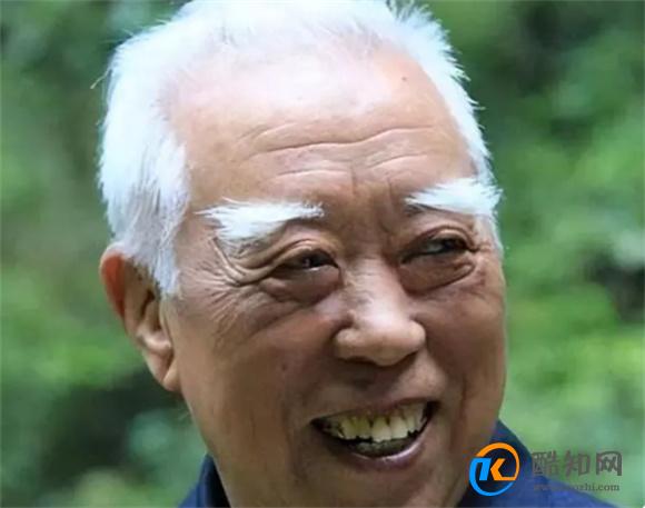 男性50岁以后 眉毛突然变长 说明了什么 多数人或许还不明真相