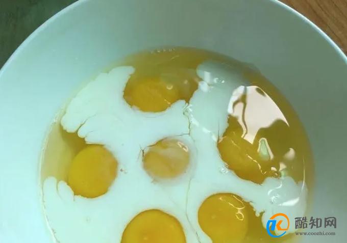 鲜美爽口的“虾仁滑蛋”加一样东西鸡蛋更滑嫩，来看看吧
