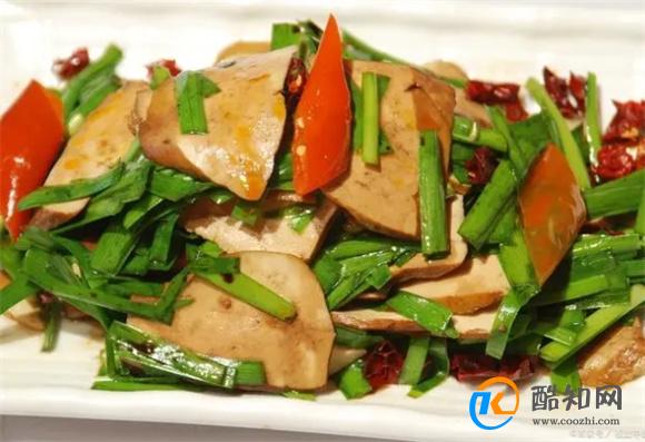 成本不到10块的豆干炒韭菜，嫩滑爽口，一点都不输给大鱼大肉