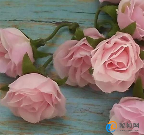 女人给你发出这些“信号”，她是在提醒你：关系可以再进一步了