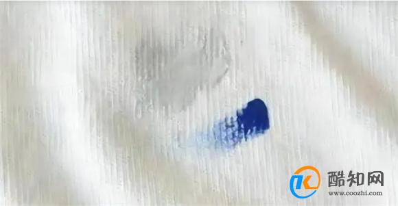 衣服沾上污渍 怎么洗都洗不干净 教你正确做法 轻轻去污不费力
