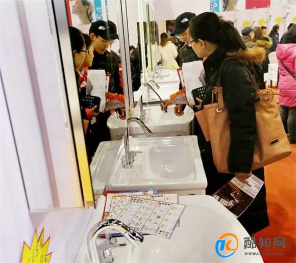 水龙头上的水渍怎么清理？一个妙招清洁的干净又卫生