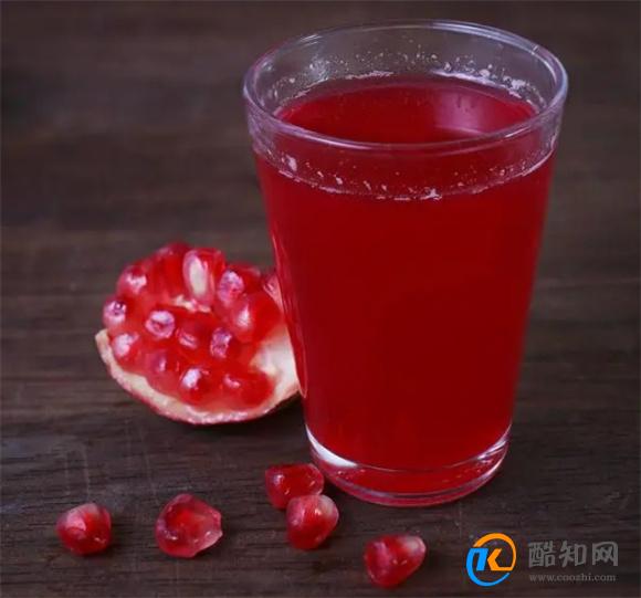 石榴汁弄白衣服上怎么去掉？原来这样就能解决！