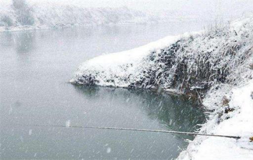 冬钓需要注意什么 冬季钓鱼的技巧和方法