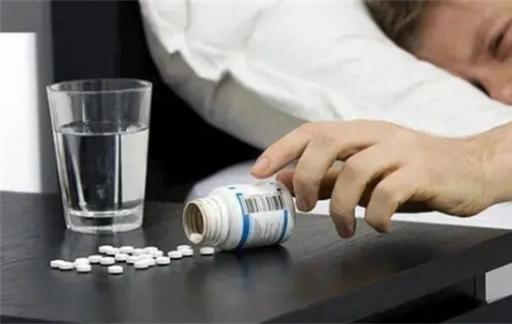 经常失眠的人，服用安眠药管用吗？这4种天然安眠药或可以尝试下