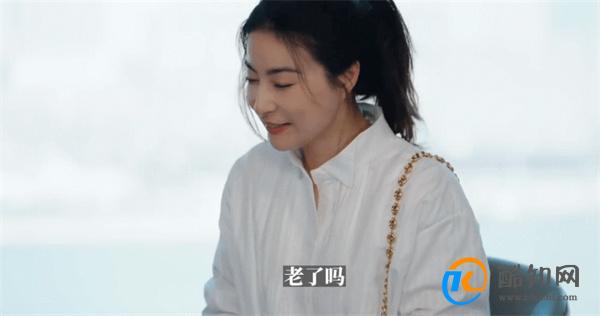 郭晶晶杂志大片状态好，自曝买花常与人闲聊，承认自己活得很真实