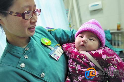 河南一被弃养男婴遭姥姥拒收 为什么会被弃养