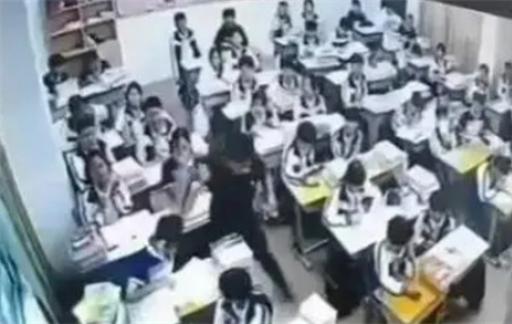 网曝广东一老师拽学生头发拖行 拖拽学生的原因