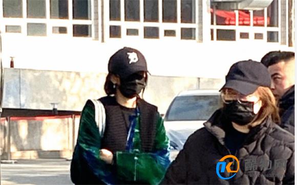 杨幂是否现身龙年央视春晚彩排 杨幂第几次登上春晚的舞台