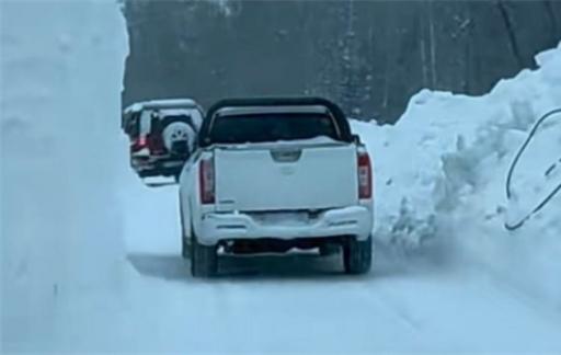 新疆1558名因雪崩滞留旅客离开景区 景区为什么会雪崩