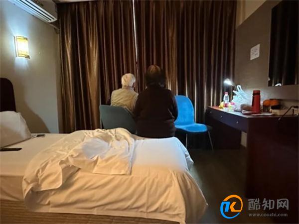 老人将房产过户给孙子后被赶出家门 蜗居在招待所里
