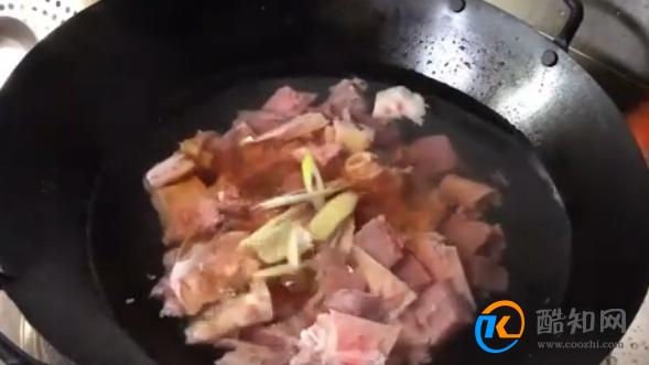 红烧牛肉怎么烧好吃又嫩又烂  红烧肉又嫩又烂的做法窍门