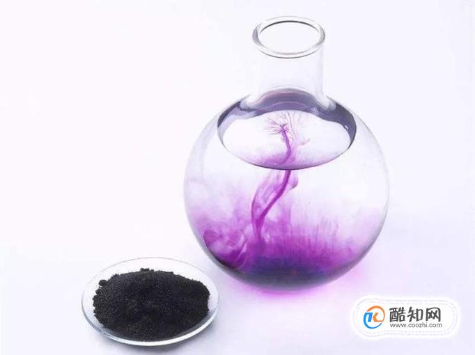 01要想水培紫薯,我们需要准备以下材料:紫薯,高锰酸钾,玻璃瓶等.