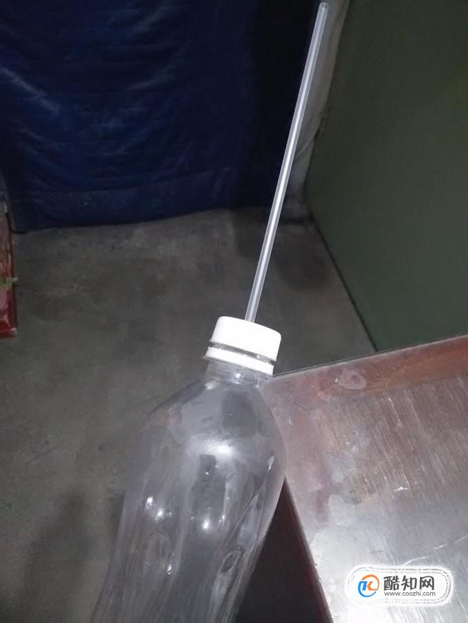 用废饮料瓶做一个简易抽水器,简单又好用,下面就说说简易抽水器的做法