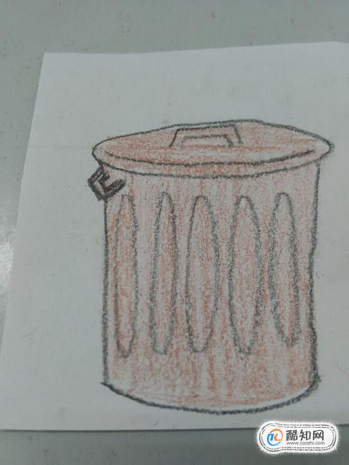 怎样画垃圾桶，垃圾桶简单画法