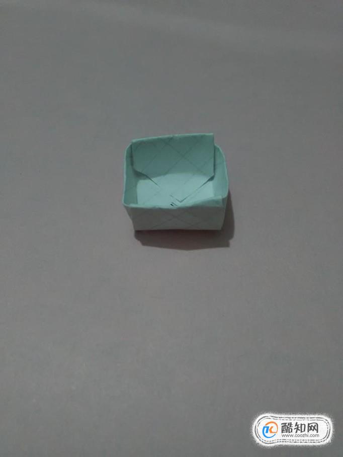 （折纸教程）怎样折一个漂亮的盒子