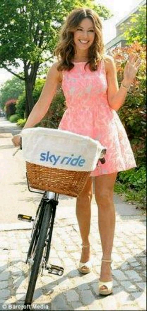 女生穿裙子骑自行车是一种什么体验？1