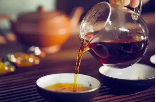 长期大量喝茶，会伤肾吗？怎样喝茶才对人的身体最好？