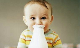 如何选购奶粉？妈咪们怎样给宝贝挑选奶粉