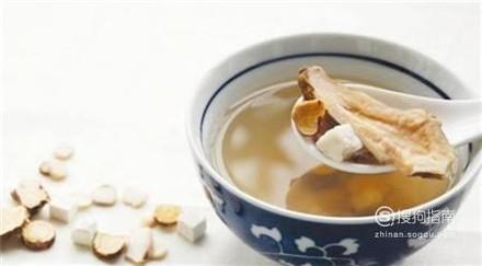 用茯苓白术煮水喝有效去除体内湿气
