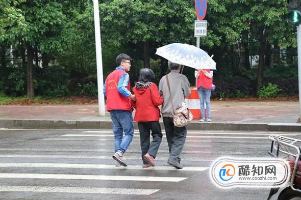 路遇摔倒老人应该怎么办？