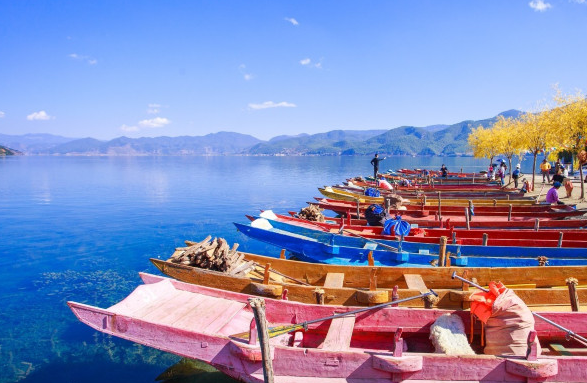 你认为云南省有哪些适合旅游的地方？