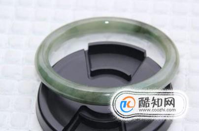 油青种翡翠手镯的鉴别