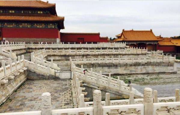 故宫为什么下午5点关门？晚上不开放