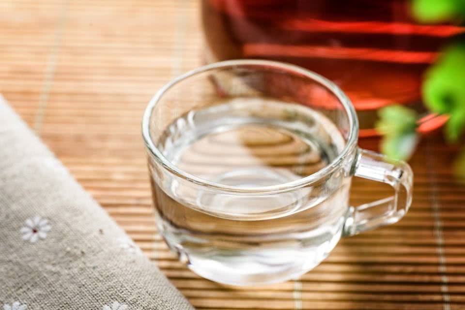 健身喝水注意事项，热水加冷水兑的温水能喝吗？