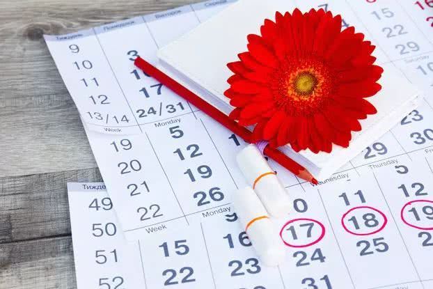 女孩第一次来月经在什么年龄最好
