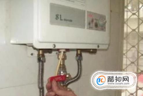 电热水器怎样拆卸混水阀？
