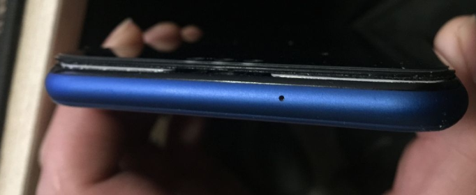 手机屏幕脱胶修多少钱？