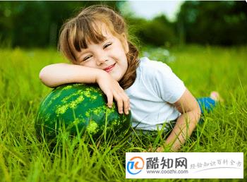 何姓女孩起名字大全