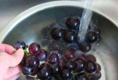 葡萄怎么洗干净