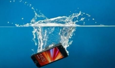手机掉水里了应该怎么处理