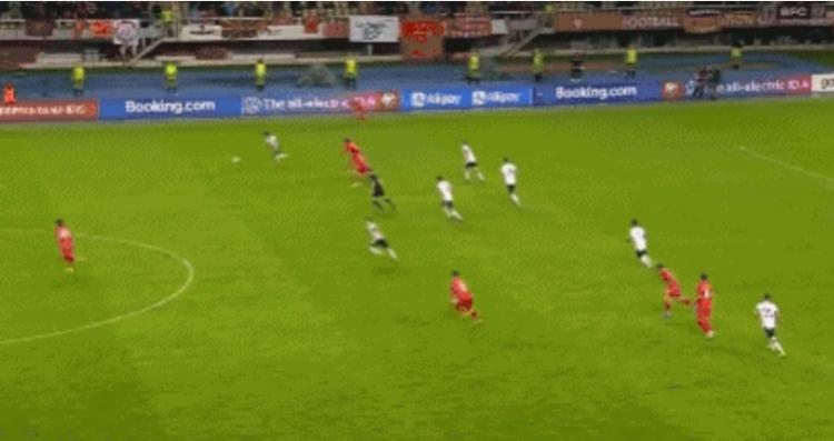 德国国家男子足球队队员，锋霸世界波功力得分利器