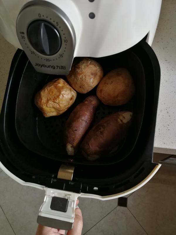 用空气炸锅怎么烤红薯？